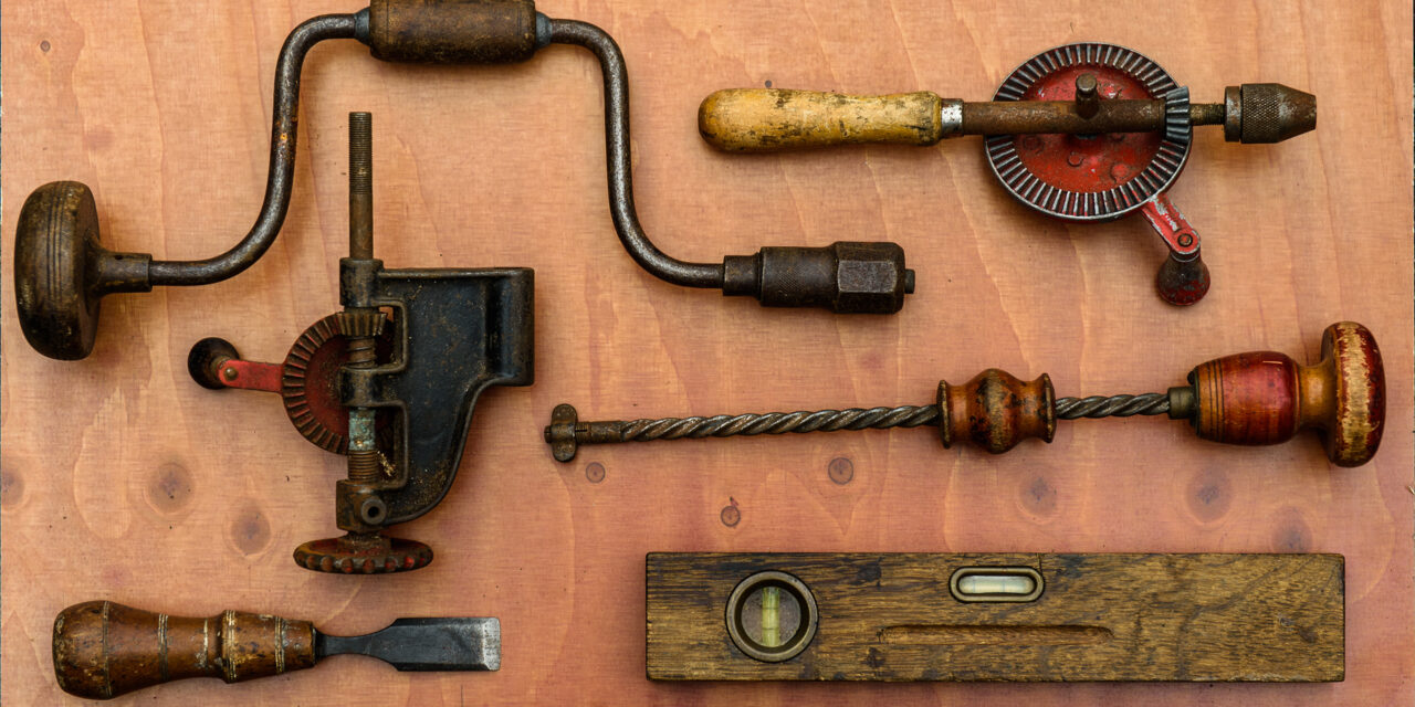 “10 Essential Tools for Building a WordPress Website Without Assistance”