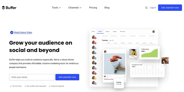 Buffer homepage showcasing a dashboard preview with the slogan 'grow your audience on social and beyond'.